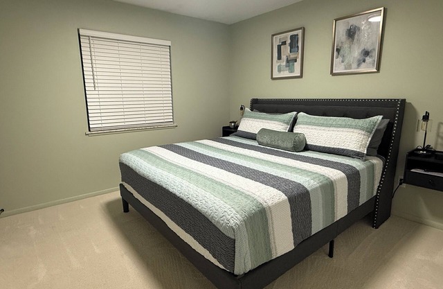 3 BR/2 BA house in charming Norwalk King Master w/Ensuite/Washer & Dryer/DW