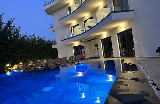 Blue Eye Hotel
