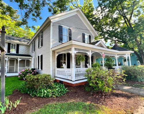 Blue Juniper Inn