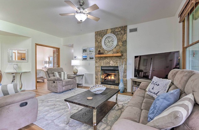 Blue Ridge Mtn Views: Condo w/ Furnished Balcony