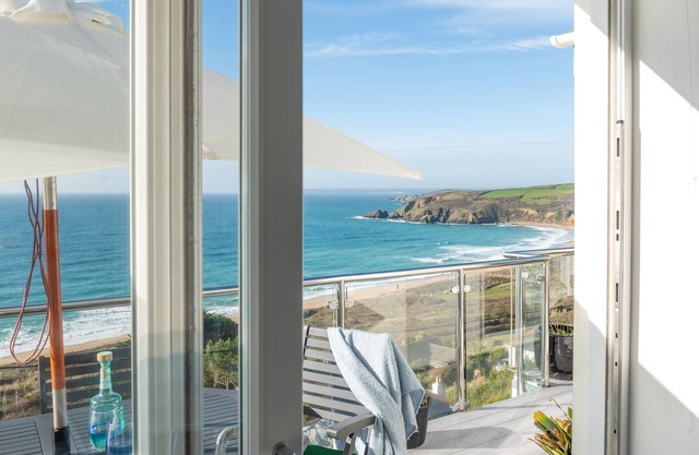 Blue Yonder - a house that sleeps 6 guests in 3 bedrooms
