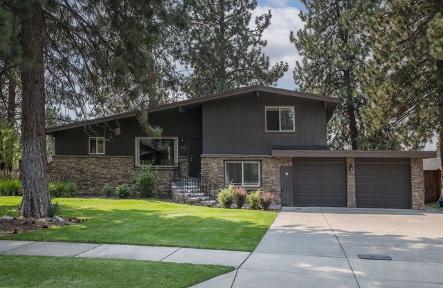 Bluebird Day - Brooks House