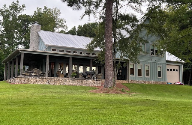 BluLake Escape Lake Tuscaloosa propiedad de alquiler frente al lago de lujo