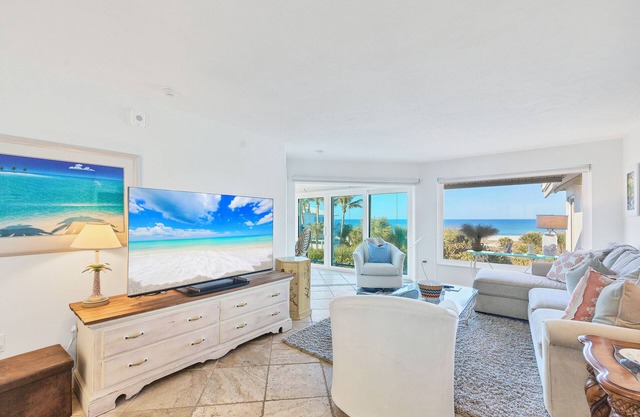 Boca Grande Club - Cozy Beachfront Condo - Panoramic Views - Sleeps 4
