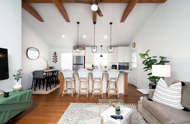 Boho-Chic South CLT Oasis ★ Custom Home ★ Sleeps 6