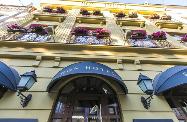 Bon Hotel