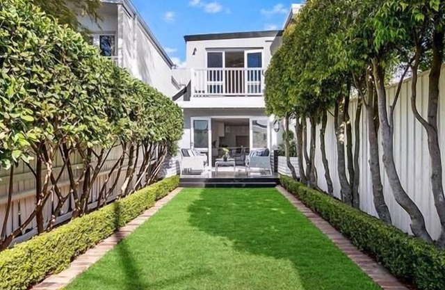BONDI ELEGANCE - TERRAZA CONTEMPORÁNEA DE 4 DORMITORIOS NESTLADA EN EL CORAZÓN DE BONDI
