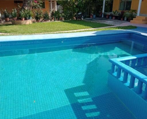 ¡Bonita casa de tres bungalows!