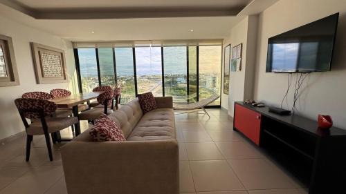 Bonito apartamento en el Hotel Poseidon, Noveno Piso