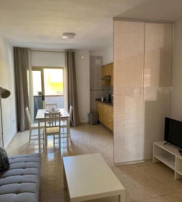 Bonito Estudio en San Isidro bien situado