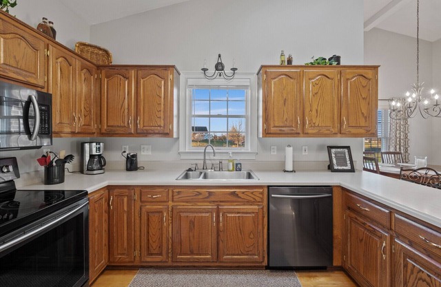 Book now for fall!! Quiet country setting with big city convenience.