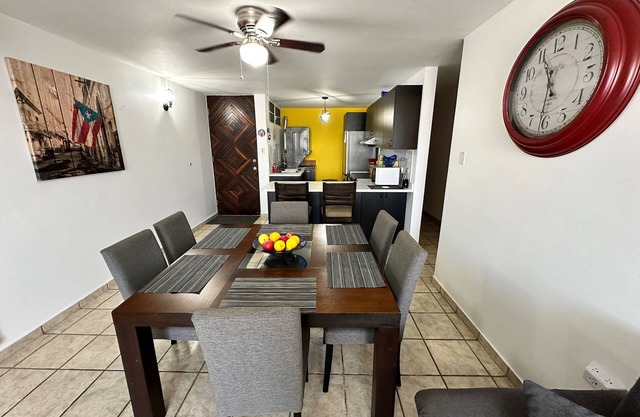 NUEVO LISTADO Bohemia Bay Villas walkup penthouse w / terraza abierta, WiFi, A / C.