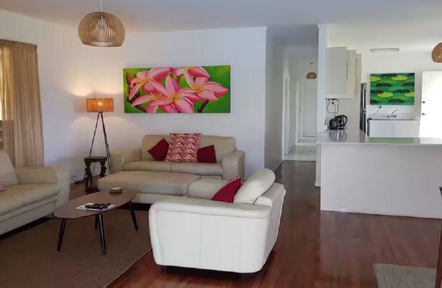 BouganVilla Your Perfect Private Holiday Getaway, A 4brm Villa with pool & wifi.
