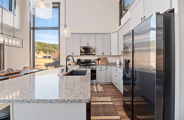 Boulder Canyon Golf Course - 4 bedroom 3 bathroom Getaway