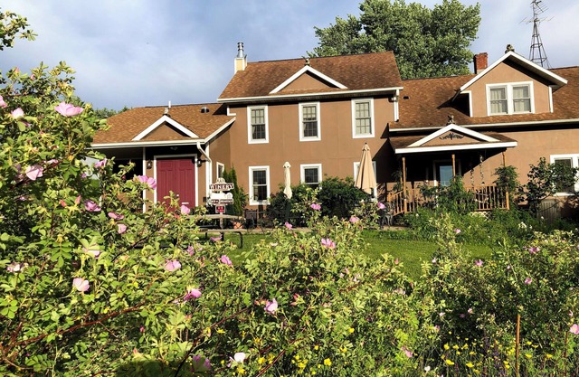 Brambleberry House: 3 bedroom, 3-bath luxury country retreat