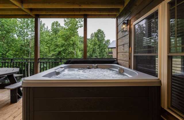 Brand NEW 2bed 2bath w Hot Tub