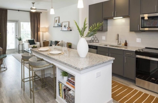 Brand New Charming 1BD/1BA Free WIFi / Parking