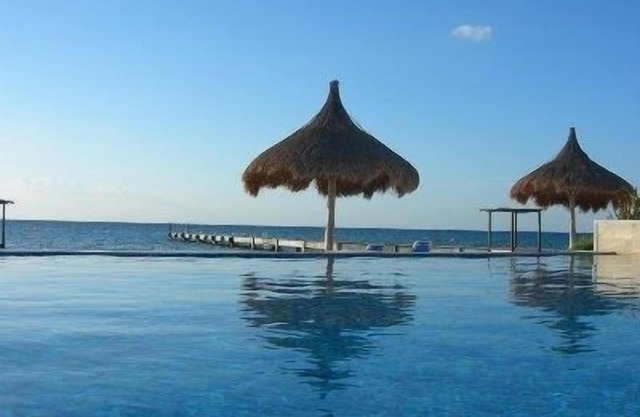 Nueva marca de lujo Villa, 3 dormitorios, 3. 5 cuartos de baño, frente al mar, para 8 personas