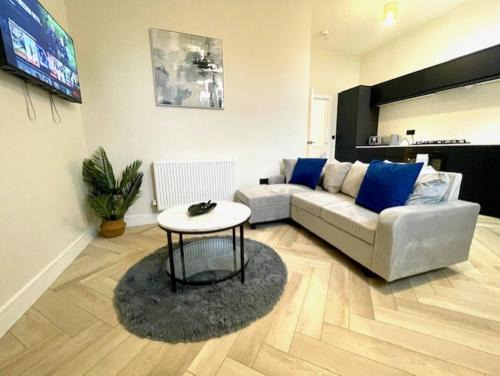 Brand-New Stylish 2BR Duplex in Pontcanna Cardiff Modern & Cozy Stay
