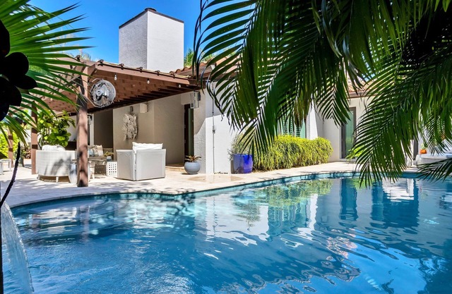 New Luxury 4 Bed, 3. 5 Bath, gran piscina climatizada, jacuzzi en el suelo cerca de la playa