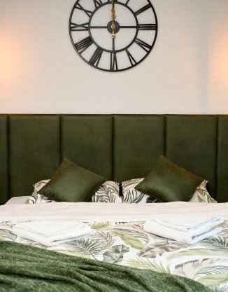 Brent Collection - Apartments in City Center