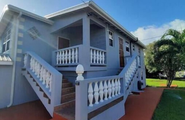 Brett's Place #1 - Cheerful 2-bedroom house