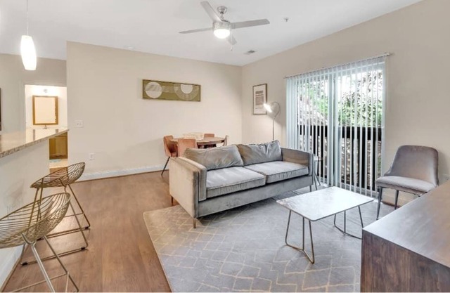 Bright and Designed 2BR in Walkable Plaza Midwood
