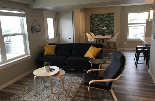 Luminoso y moderno apartamento de 2 dormitorios con una cubierta increíble!