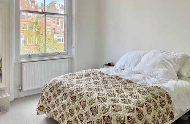 Bright, beautiful flat in NW3