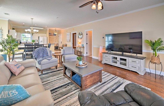 Bright Myrtle Beach Condo with Balcony!