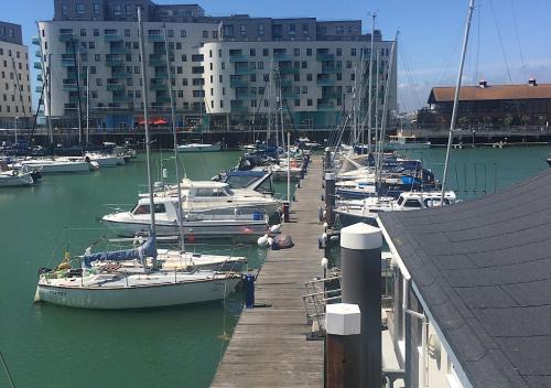 Brighton Marina Floating home