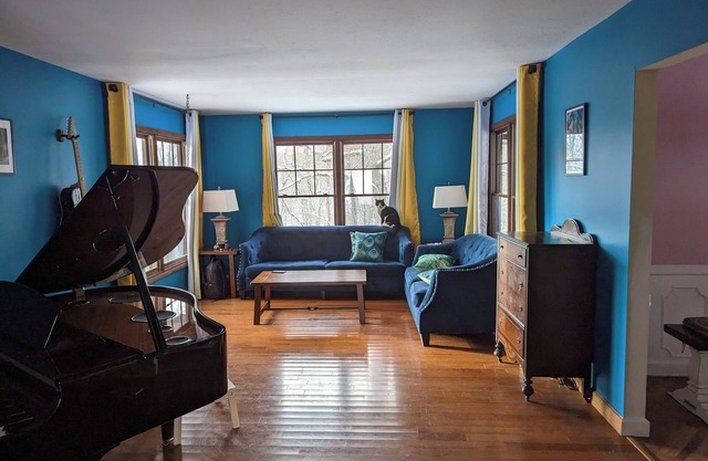 Brimstone Beauty! House on seven acres in beautiful Helenwood