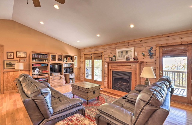 Bring a Pet: Bostic Cabin w/ Mtn Views!
