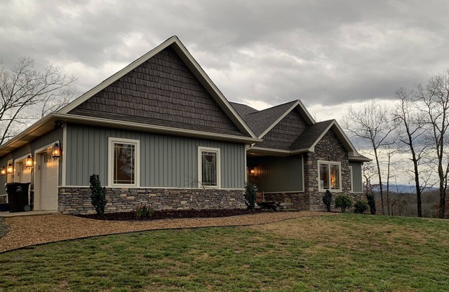 Hermoso artesano moderno cerca de Bristol Motor Speedway y Holston River Fishing