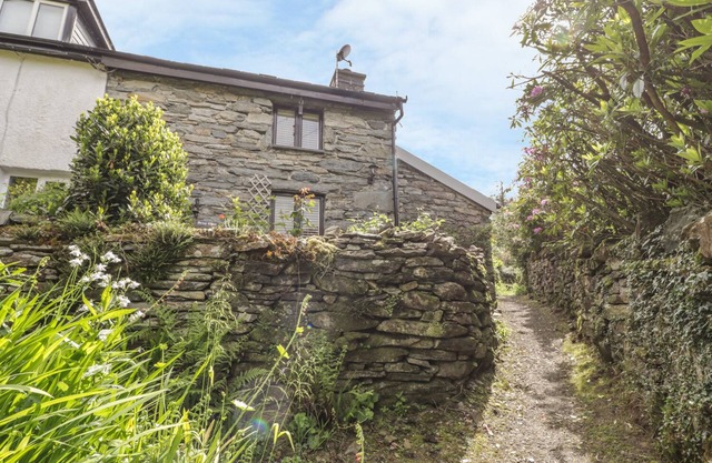 Bron Olau, MAENTWROG