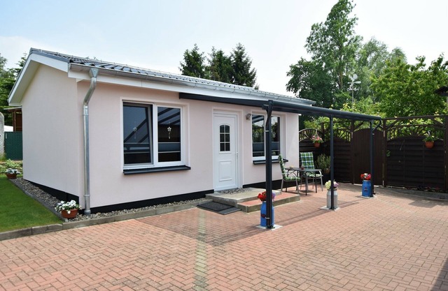 Bungalow en Warnkenhagen mit Garten