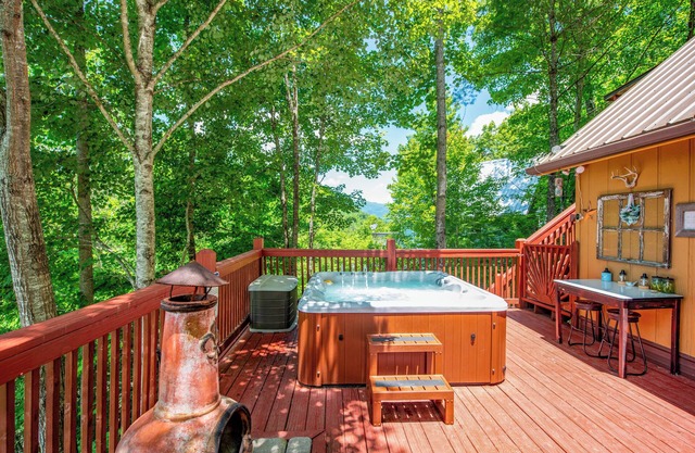 Secluded Cabin w/ Deck, Hot Tub & Lake Access!