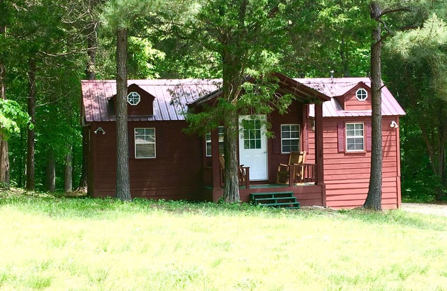 Cabina # 2, Kentucky Lake, Bass Fishing, Camden, Tn, (Nashville 1, Memphis 1. 5)