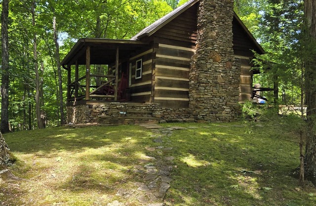 "Cabin for Two" Smoky Mtn Tourist Area/Pool/Fire Pit
