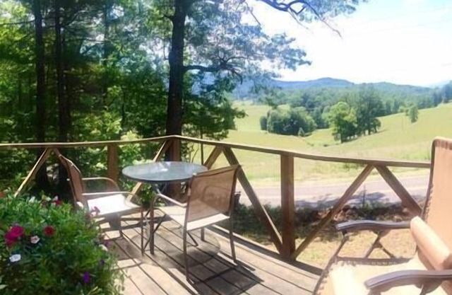 Cabin w/Mountain & Sunset Views One Bedroom & Loft