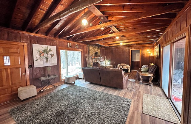 Cabin With Lake on 10Acres Outside Atl Where Friends & Family Meet Nature