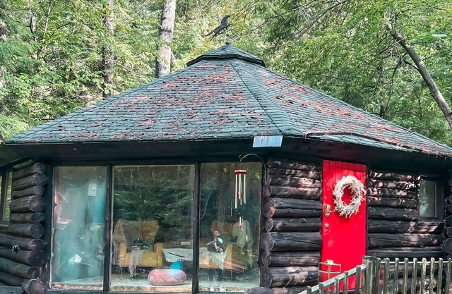 Cabin with Stream View