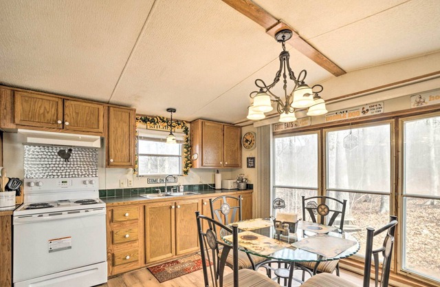 Cadiz Retreat w/ Grill - Walk to Lake Barkley