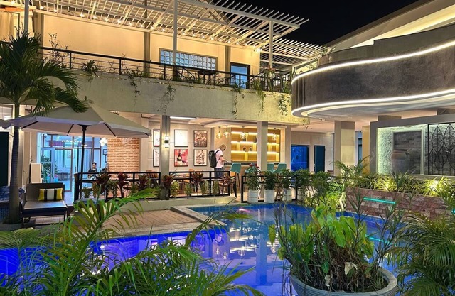 Cambana La Rivière Hotel
