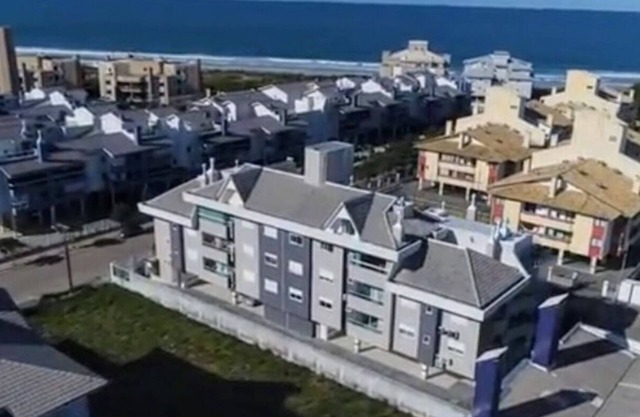 Dos amplias suítes, en la parte nobre de los Ingleses. 100 metros del Mar