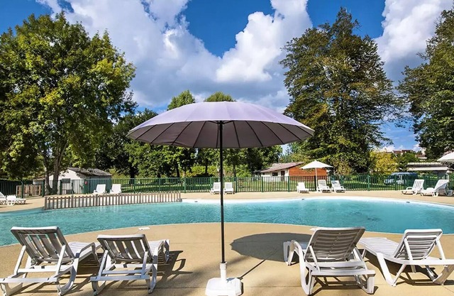 Camping Les Borgnes ** - Coco Sweet 2 bedrooms (no bathrooms) 4 people