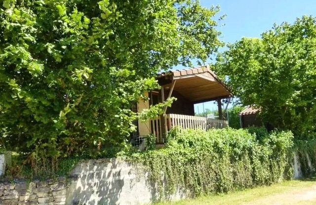 Campsite Flower Les Terrasses de Dordogne *** - Standard Chalet 3 rooms 4 people Without Sanitary facilities