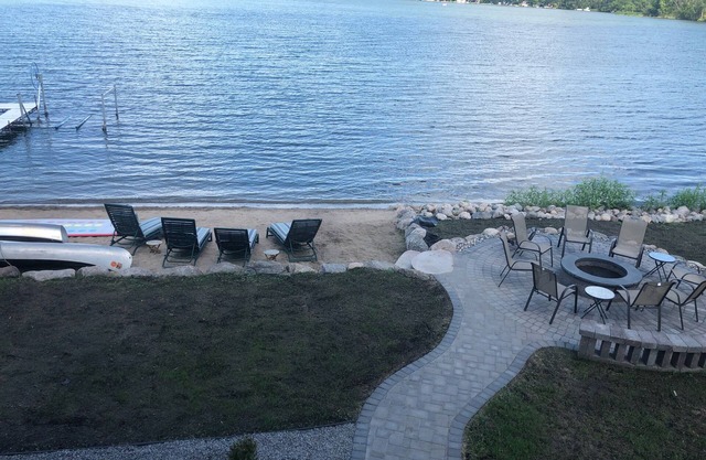 Casa en el lago Cape Cod Style con frente a la playa, a solo 1 hora de Minneapolis, MN.