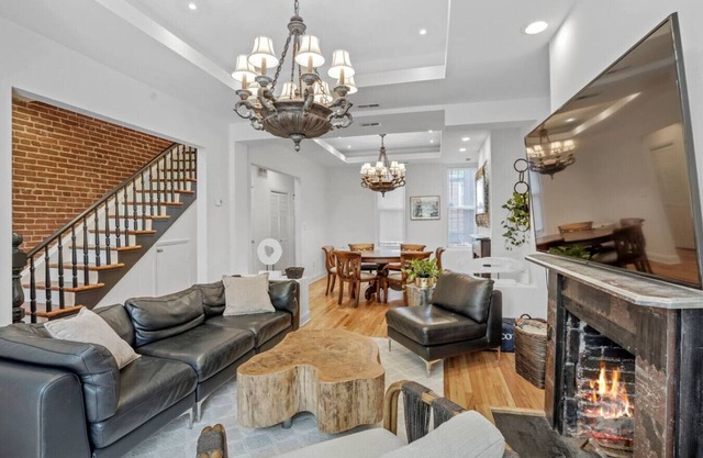 3 BD / 3.5 BR Capitol Views in Historic Shaw