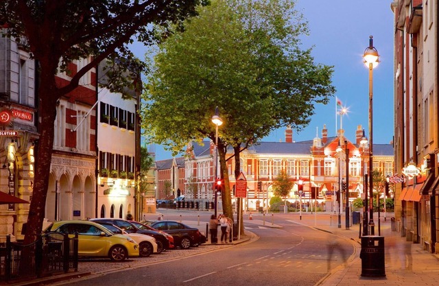 Captivating 1-bed Apartment in Swansea